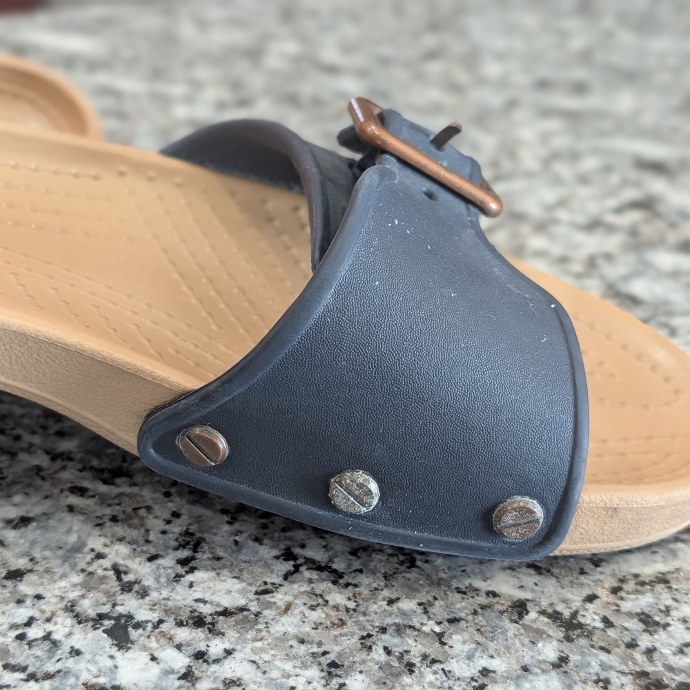 Crocs Women’s Slide Sandals W9 Navy Buckle Comfort Casual Summer Shoes - Picture 2 of 10